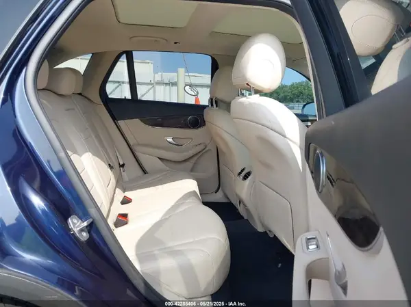 W1N0G8DB9MF880469 2021 MERCEDES-BENZ GLC - Image 8
