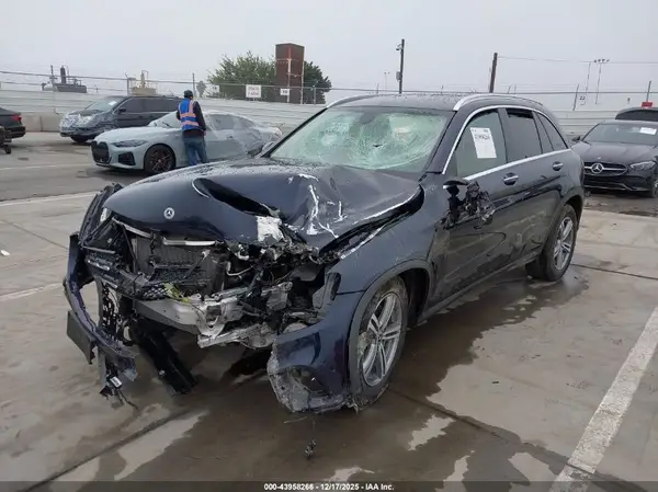 W1N0G8DB9MF954358 2021 MERCEDES-BENZ GLC - Image 2