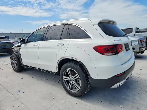 W1N0G8DB9MV262834 2021 MERCEDES-BENZ GLC - Image 2
