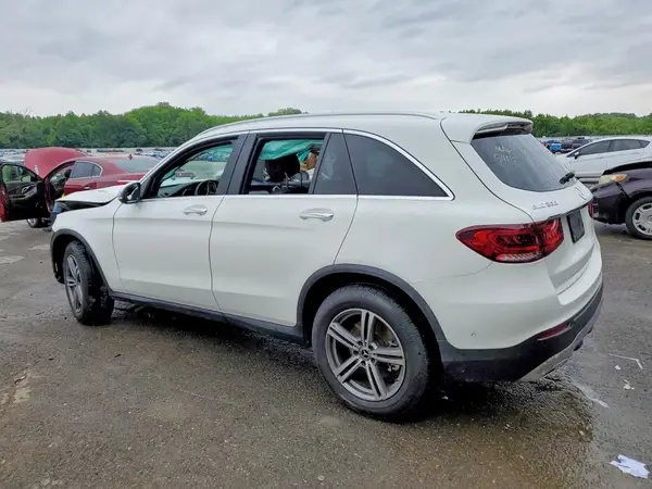 W1N0G8DB9MV315404 2021 MERCEDES-BENZ GLC - Image 2