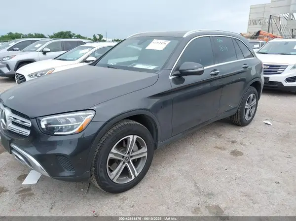 W1N0G8DB9MV322532 2021 MERCEDES-BENZ GLC - Image 2