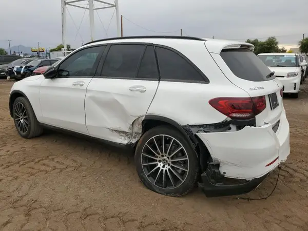 W1N0G8DB9MV324085 2021 MERCEDES-BENZ GLC - Image 2