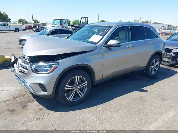 W1N0G8EB3LF807658 2020 MERCEDES-BENZ GLC - Image 2