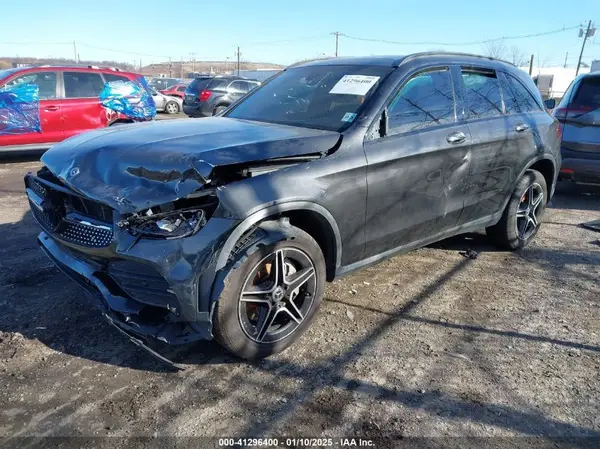 W1N0G8EB3LF815887 2020 MERCEDES-BENZ GLC - Image 2