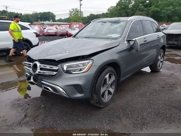 W1N0G8EB3MF877064 2021 MERCEDES-BENZ GLC - Image 2