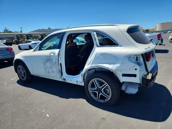 W1N0G8EB5LF808617 2020 MERCEDES-BENZ GLC - Image 2