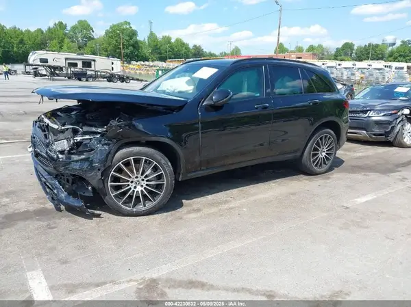 W1N0G8EB5MV311512 2021 MERCEDES-BENZ GLC - Image 2
