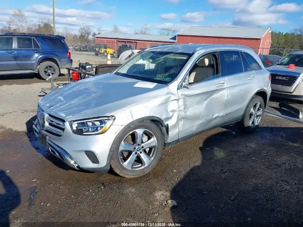 W1N0G8EB6LF845658 2020 MERCEDES-BENZ GLC - Image 2