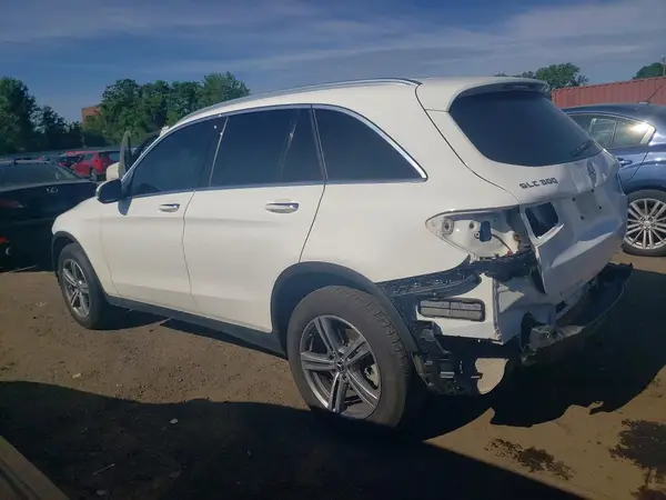 W1N0G8EB7MF869128 2021 MERCEDES-BENZ GLC - Image 2