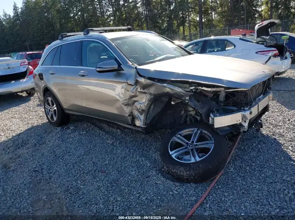 W1N0G8EB7MF942014 2021 MERCEDES-BENZ GLC - Image 1