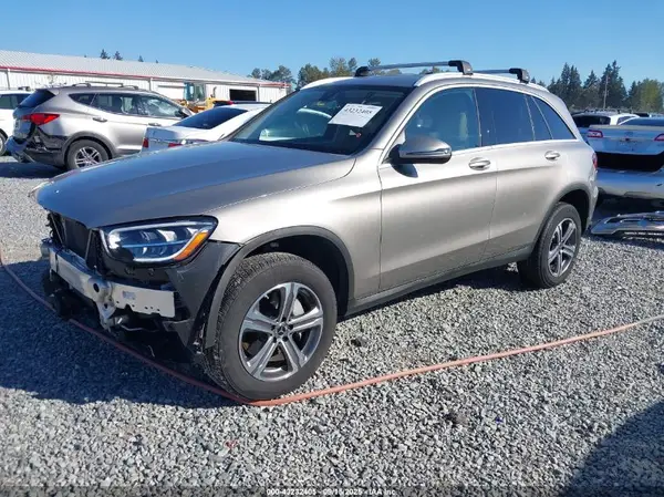 W1N0G8EB7MF942014 2021 MERCEDES-BENZ GLC - Image 2