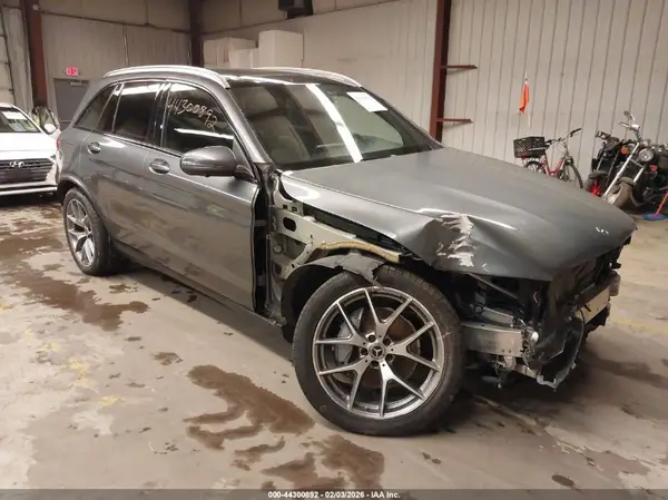 W1N0G8EB7MV290176 2021 MERCEDES-BENZ GLC - Image 1