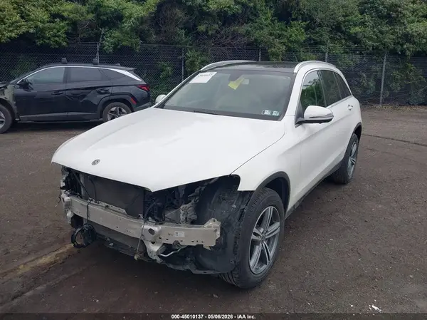 W1N0G8EB8LF864597 2020 MERCEDES-BENZ GLC - Image 2