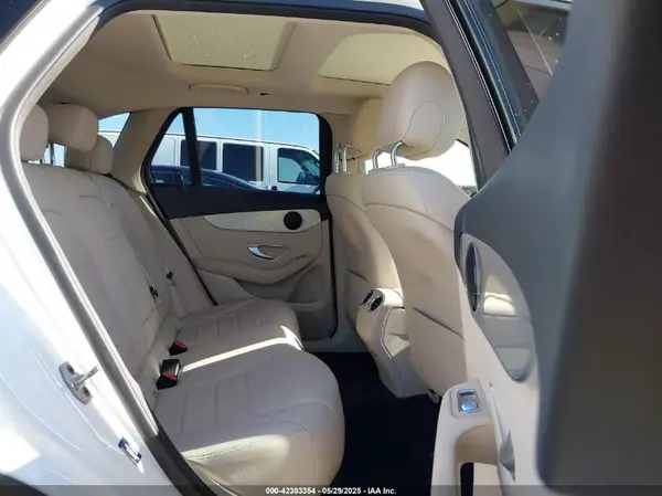 W1N0G8EB8NG119555 2022 MERCEDES-BENZ GLC - Image 8