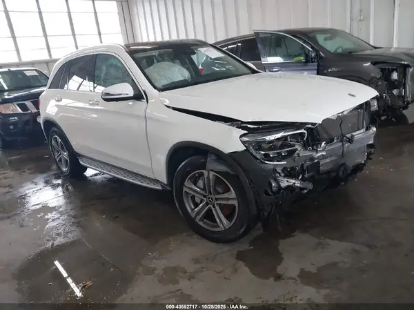 W1N0G8EB8NV330637 2022 MERCEDES-BENZ GLC - Image 1