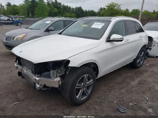 W1N0G8EB8NV368174 2022 MERCEDES-BENZ GLC - Image 2