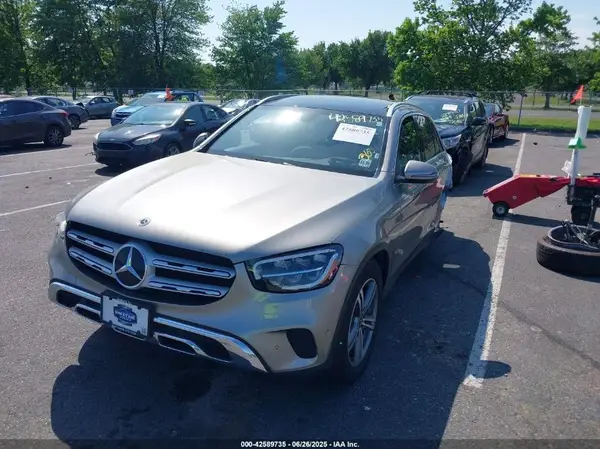 W1N0G8EBXMF879930 2021 MERCEDES-BENZ GLC - Image 2