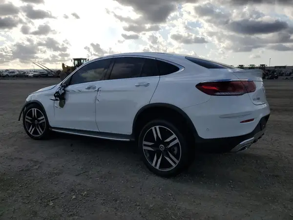W1N0J8EB7MF891678 2021 MERCEDES-BENZ GLC - Image 2
