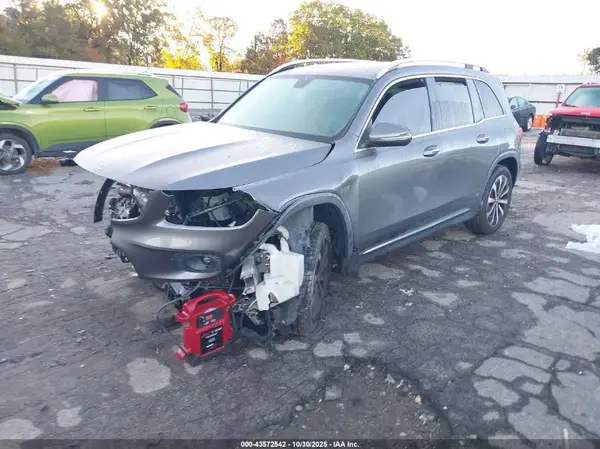 W1N4M4GB0MW166647 2021 MERCEDES-BENZ GLB - Image 2