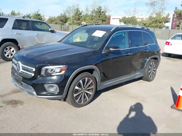 W1N4M4GB1MW098763 2021 MERCEDES-BENZ GLB - Image 2