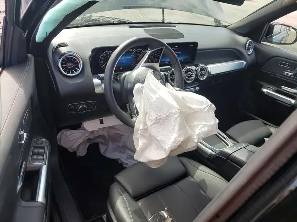 W1N4M4GB1SW409976 2025 MERCEDES-BENZ GLB - Image 8