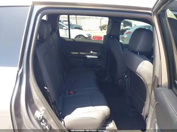 W1N4M4GB1SW416037 2025 MERCEDES-BENZ GLB - Image 8