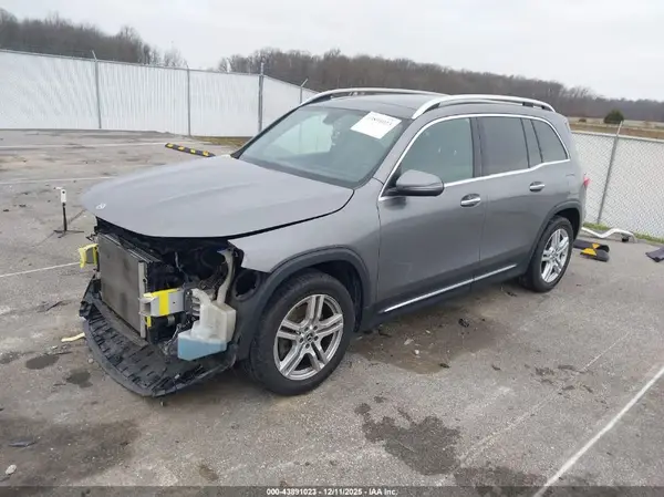 W1N4M4GB2MW092695 2021 MERCEDES-BENZ GLB - Image 2