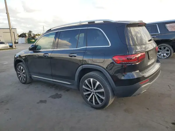 W1N4M4GB2MW104439 2021 MERCEDES-BENZ GLB - Image 2