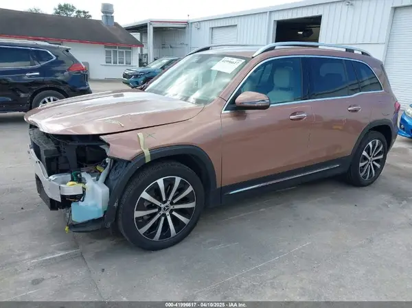 W1N4M4GB3NW250821 2022 MERCEDES-BENZ GLB - Image 2