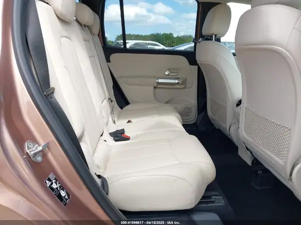 W1N4M4GB3NW250821 2022 MERCEDES-BENZ GLB - Image 8