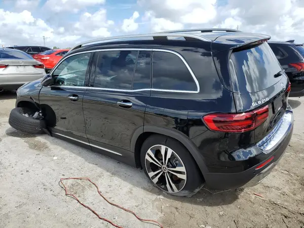 W1N4M4GB3SW417738 2025 MERCEDES-BENZ GLB - Image 2