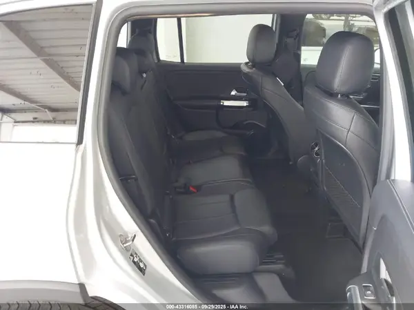 W1N4M4GB4LW019536 2020 MERCEDES-BENZ GLB - Image 8