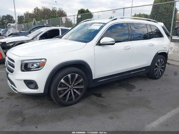 W1N4M4GB4MW105575 2021 MERCEDES-BENZ GLB - Image 2