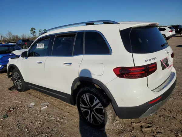 W1N4M4GB4RW346818 2024 MERCEDES-BENZ GLB - Image 2