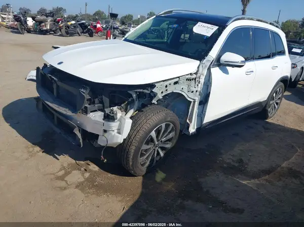 W1N4M4GB5NW174938 2022 MERCEDES-BENZ GLB - Image 2