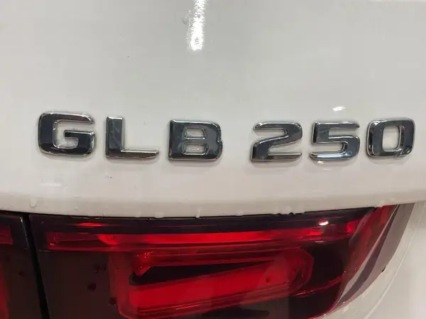 W1N4M4GB7MW142958 2021 MERCEDES-BENZ GLB - Image 2