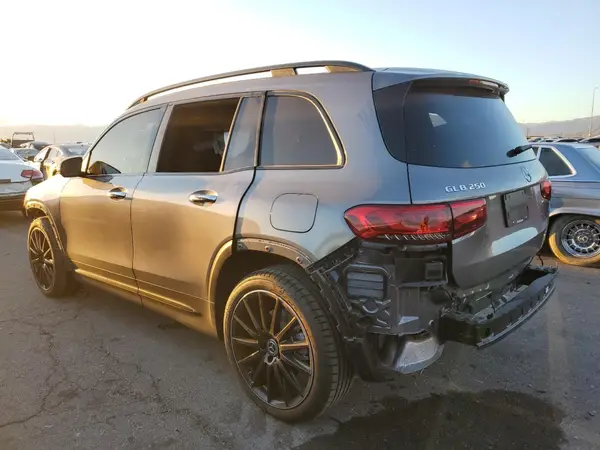 W1N4M4GB9LW015823 2020 MERCEDES-BENZ GLB - Image 2