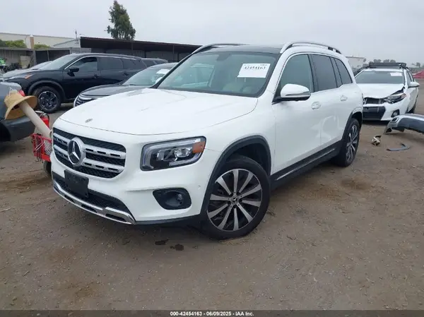 W1N4M4GB9MW109458 2021 MERCEDES-BENZ GLB - Image 2