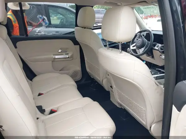 W1N4M4GB9NW239418 2022 MERCEDES-BENZ GLB - Image 8