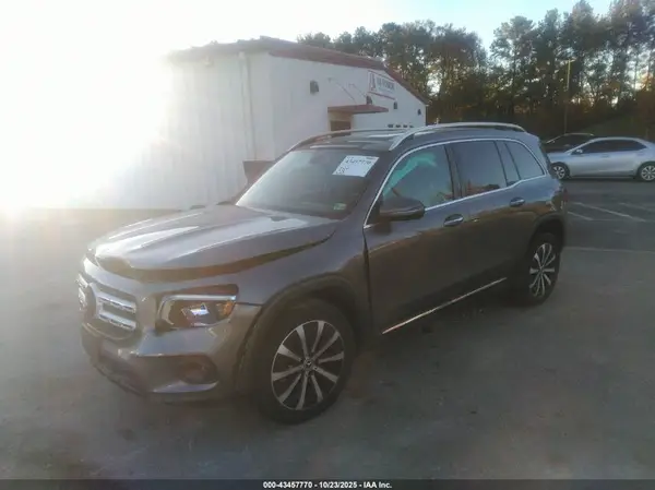 W1N4M4HB0LW036686 2020 MERCEDES-BENZ GLB - Image 2