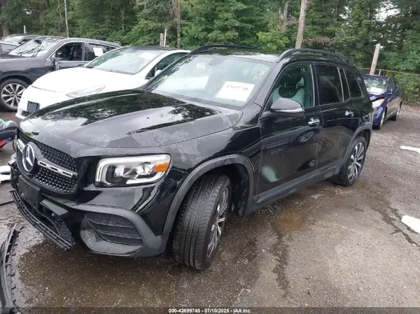 W1N4M4HB0MW103143 2021 MERCEDES-BENZ GLB - Image 2