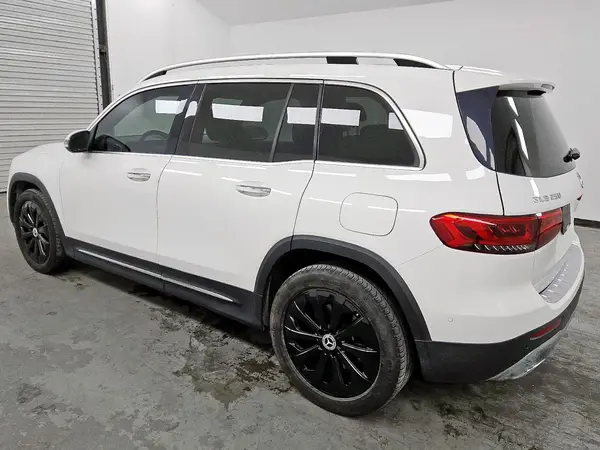 W1N4M4HB1MW082643 2021 MERCEDES-BENZ GLB - Image 2
