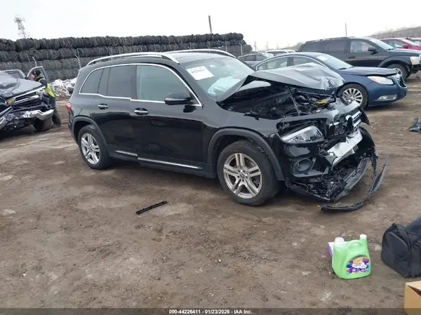 W1N4M4HB1MW109369 2021 MERCEDES-BENZ GLB - Image 1