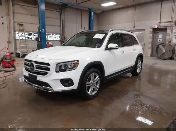 W1N4M4HB1MW153971 2021 MERCEDES-BENZ GLB - Image 2