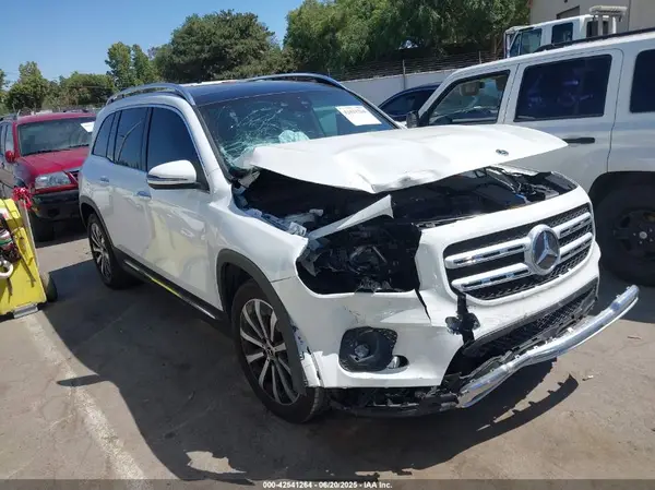 W1N4M4HB3NW253068 2022 MERCEDES-BENZ GLB - Image 1