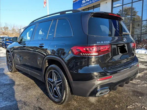 W1N4M4HB4MW103324 2021 MERCEDES-BENZ GLB - Image 2