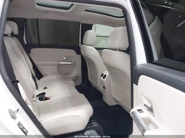 W1N4M4HB4NW248994 2022 MERCEDES-BENZ GLB - Image 8