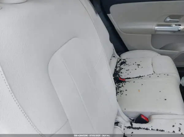 W1N4M4HB5MW124375 2021 MERCEDES-BENZ GLB - Image 8