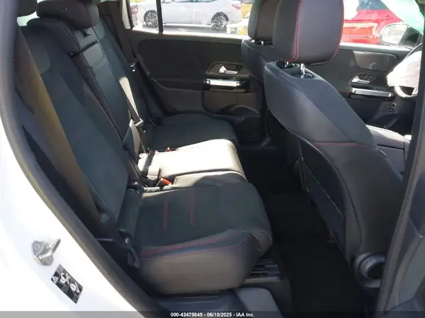 W1N4M4HB5NW242332 2022 MERCEDES-BENZ GLB - Image 8