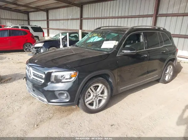 W1N4M4HB6MW127995 2021 MERCEDES-BENZ GLB - Image 2